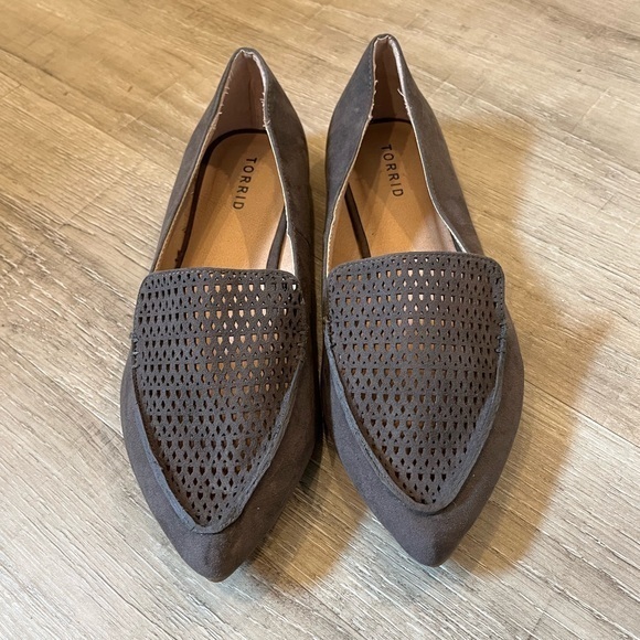 torrid Shoes - Torrid Perforated Taupe Brown Loafers 9W